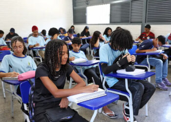 Benefício do Programa Todo Jovem na Escola paga até R$ 8.250 para estudantes do Ensino Médio