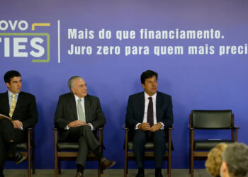 Quem estudou com o FIES agora pode conseguir um benefício para abrir o próprio negócio
