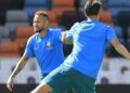 Já brigou com Neymar e agora vai enfrentar a Seleção Brasileira