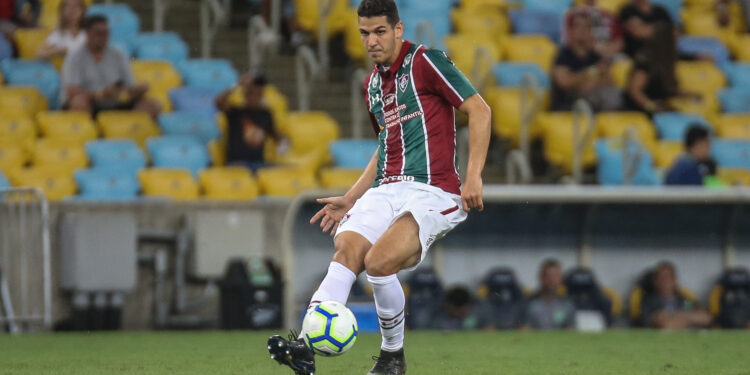 Nino deixa Palmeiras e Fluminense e define onde vai jogar em 2026