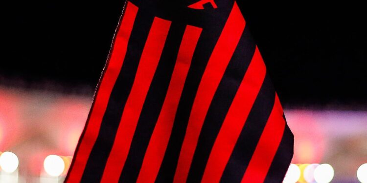 Flamengo vende zagueiro para clube turco e negocia atleta de 50 milhões de euros com o Porto