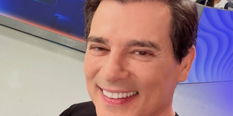 Enquanto Celso Portiolli ganha R$ 900 mil no SBT, Luciano Huck ganha muito mais na Globo