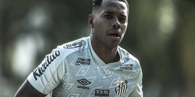 Antigo apartamento de luxo de Robinho está à venda por R$ 9,99 milhões, com 2 andares e 431 m²