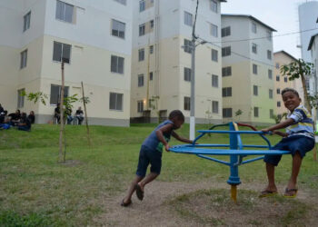 Com R$ 1 trilhão disponível, o Minha Casa, Minha Vida beneficia diversas famílias brasileiras