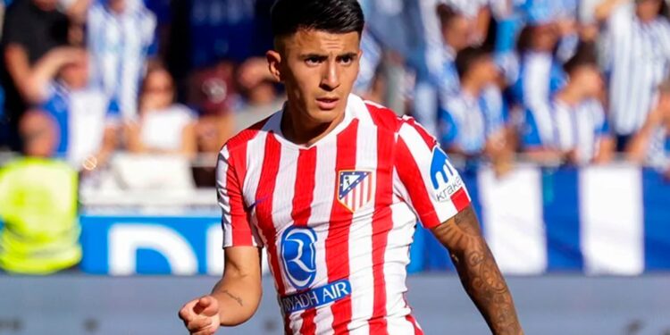 Thiago Almada ignora o Flamengo e encaminha acordo com clube sul-americano