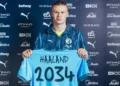 Haaland recebe no Manchester City oito vezes mais que Rayan no Bournemouth