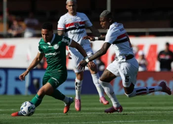 Palmeiras encaminha contratação de atacante e São Paulo negocia chegada de zagueiro do Porto
