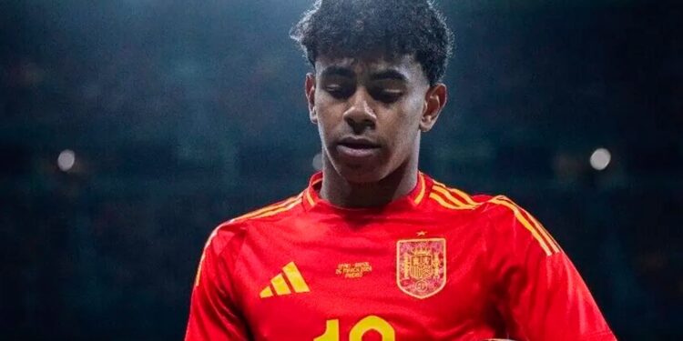 Enquanto Yamal ganha R$ 14,93 milhões no Barcelona, Mbappé no Real Madrid não fica para trás