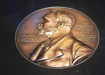 Ganhou o Prêmio Nobel e apontou os benefícios do Pix para os brasileiros
