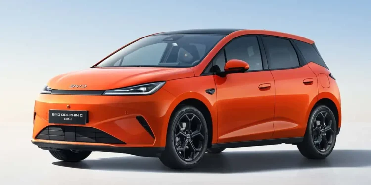 BYD vai lançar substituto do Onix com sistema híbrido para concorrer também com o Polo