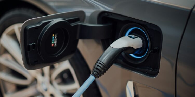 Carro elétrico com a maior autonomia do Brasil tem capacidade para rodar até 570 km