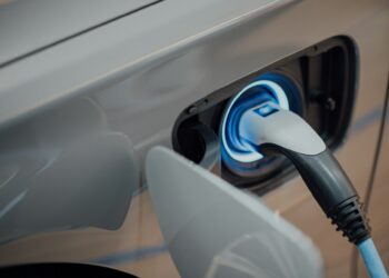 Donos de carros elétricos podem receber benefício do Governo
