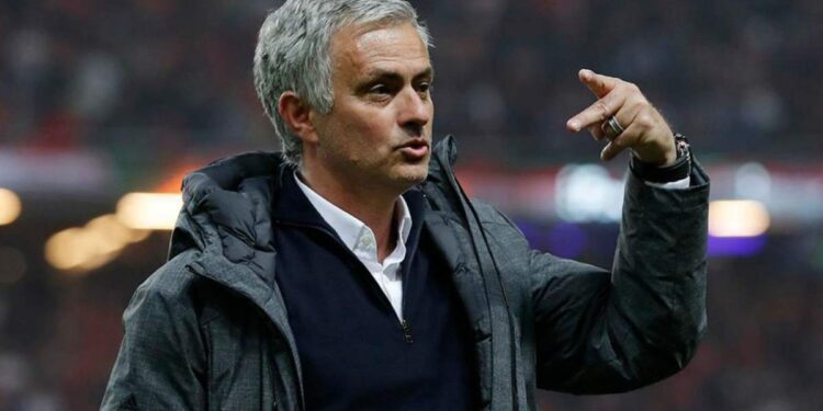 Makélélé escolhe atacante para reforçar o Real Madrid e Mourinho ganha presentão logo na chegada