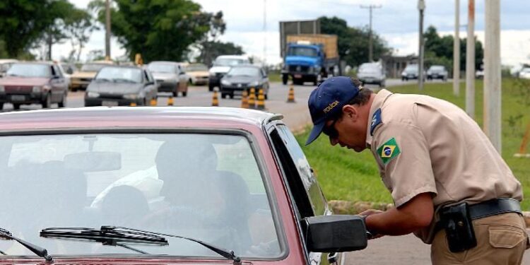 Aviso geral sobre o golpe da multa de trânsito falsa: veja como evitar