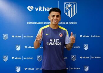 Flamengo aceita pagar R$ 150 milhões por Almada; Barcelona sonha com ex-jogador do Vasco