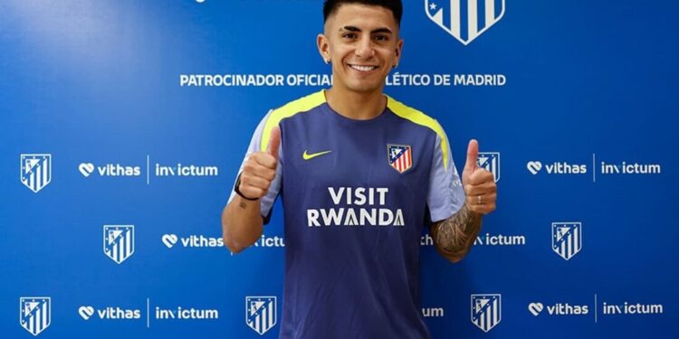 Flamengo aceita pagar R$ 150 milhões por Almada; Barcelona sonha com ex-jogador do Vasco