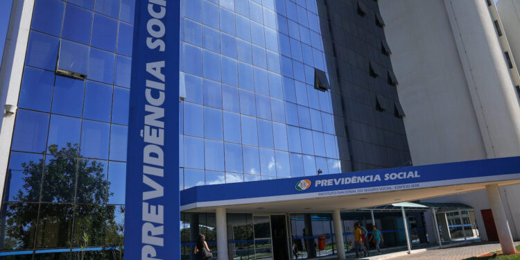 Qual é o valor mínimo pago pela aposentadoria do INSS?