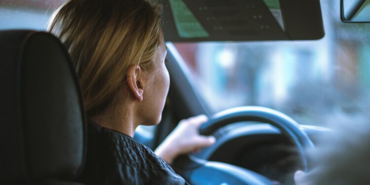 Alerta para os motoristas com placas terminadas em 4, 5 e 6 sobre o licenciamento neste estado