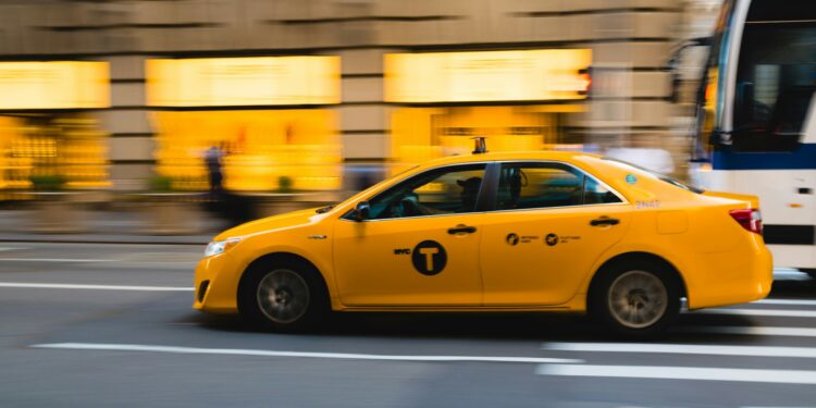 Táxi sem volante é liberado e vai começar a circular pelas ruas dos Estados Unidos