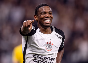 Abel Ferreira decide dar chances para atacante na mira do City; Corinthians pode vender volante para a Juventus