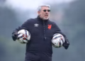 Athletico-PR negocia dois jogadores; em compensação, um zagueiro foi contratado