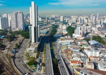 Benefício de até R$ 150 é pago a famílias de baixa renda nesta cidade