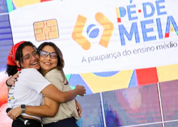 Quem nasceu em setembro e outubro recebe R$ 200 nesta sexta-feira (3) pelo Pé-de-Meia