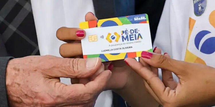 Semana começa muito bem para quem nasceu em novembro e dezembro, com pagamento de R$ 200 do Pé-de-Meia