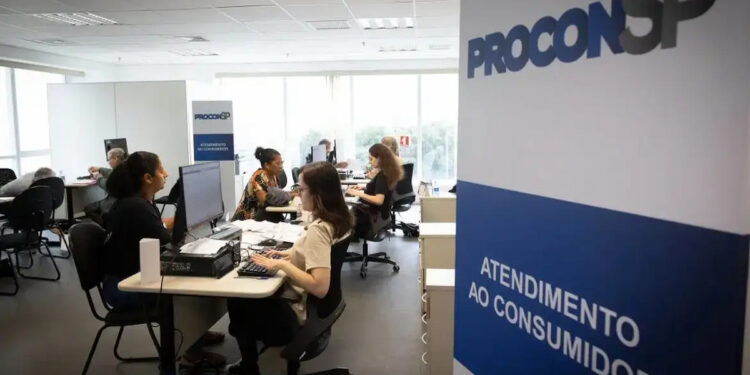 Procon alerta os brasileiros sobre a volta às aulas