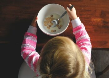 Programa Férias Sem Fome distribui alimentos para alunos durante as férias de inverno