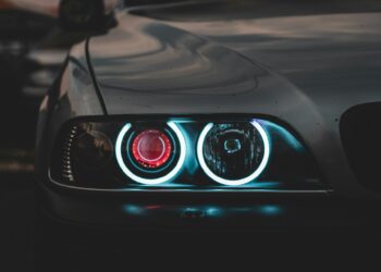 Contran proíbe a utilização deste tipo de farol nos carros
