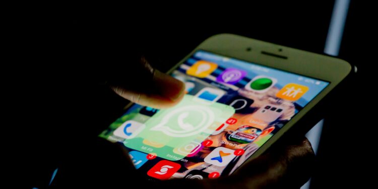 Polícia Civil alerta sobre golpe que envia links pelo WhatsApp