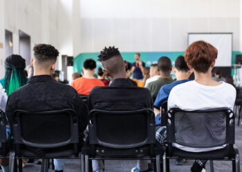 Bolsa de Apoio Estudantil paga até R$ 700 a diversos alunos