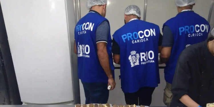 Procon alerta sobre golpe que se passa pela Caixa Econômica Federal