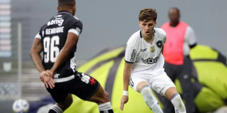 Botafogo acerta saída de atacante para a Espanha; já Vasco tem interesse em zagueiro ex-Seleção Brasileira
