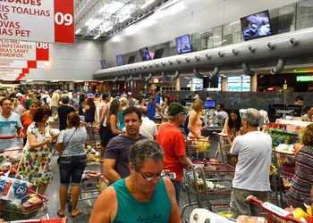 Boa notícia para os brasileiros sobre queda nos preços de comidas e bebidas