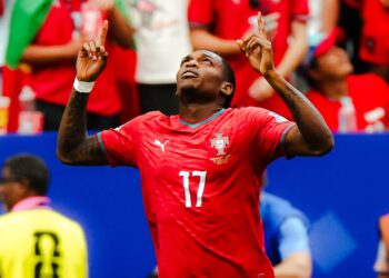 Milan quer vender e Rafael Leão já disse sim para jogar no Flamengo