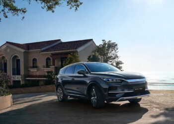 Substituto do antigo BYD Tan é lançado com 850 km de autonomia e carregamento em até 5 minutos