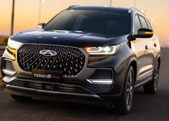 Substituto do Tiggo 8 chega na versão híbrida plug-in e sai por menos de R$ 140 mil