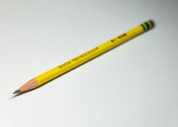 Afinal, qual é o plural de lápis?