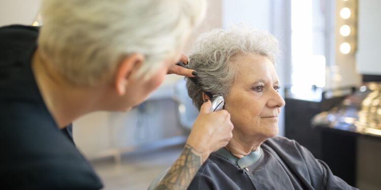 Corte cabelo combina elegância praticidade