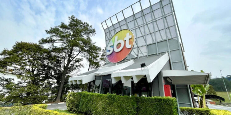 Globo apela e tira novela que fez sucesso no SBT para usar em seu serviço de streaming