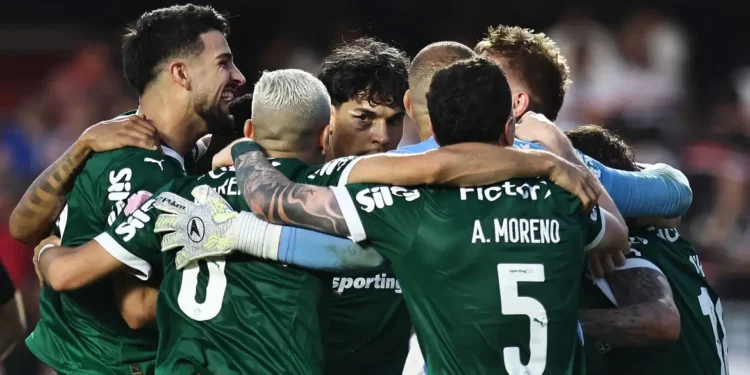 R$ 174 milhões: Palmeiras trava briga com multicampeão europeu por reforço de Seleção