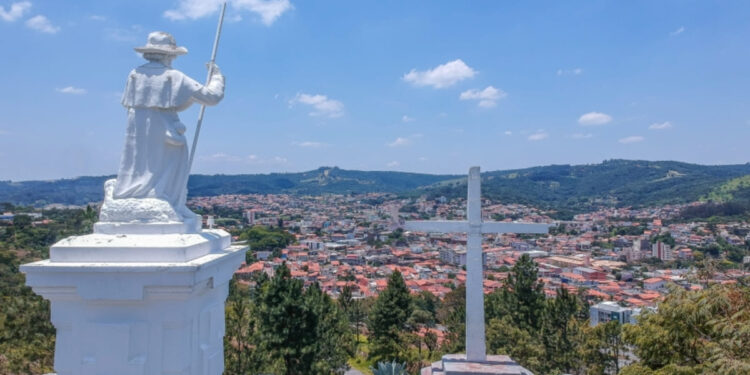 Cidade a 1 hora de Sorocaba tem roteiro com mais de 30 vinícolas, restaurantes e passeios rurais