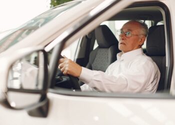 Motoristas entre 50 e 70 anos com CNH ativa devem ficar atentos a nova regra