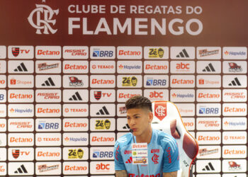 Enquanto Carrascal ganha cerca de R$ 1 milhão no Flamengo, Lucas Moura recebe bem mais no São Paulo