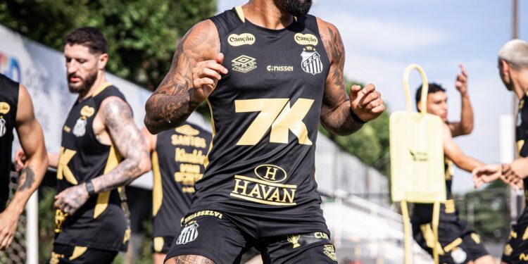 Enquanto Luiz Araújo ganha cerca de R$ 1 milhão no Flamengo, Gabigol recebe bem mais no Santos