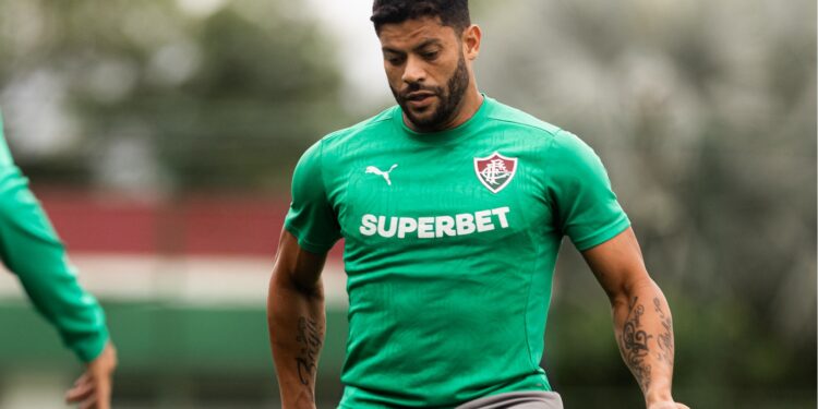 A nova mansão do atacante Hulk após não conseguir comprar uma mansão de R$ 35 milhões