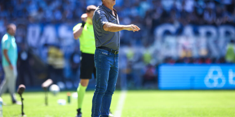 Grêmio assina com jogador de R$ 237 milhões, mas pode perder 6 peças importantes de graça