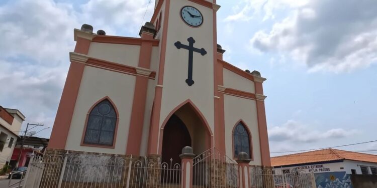 Menor cidade do Brasil em extensão territorial fica próxima de destinos famosos e recebe muitos turistas